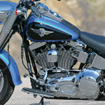 Harley's 1450cc big twin has become the little guy in this class, but its air-cooled two-valve design still makes respectable powerт��making it quicker than the Kawasaki 1600 Classic.